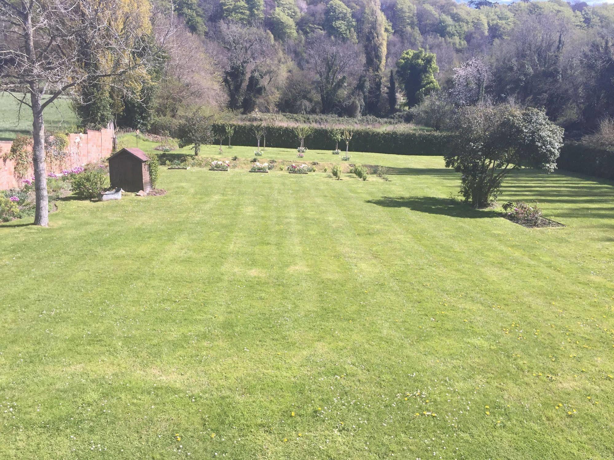 Gasthof La Maison D'aline - Honfleur - Maison D'hote De Charme A La Normande 2*